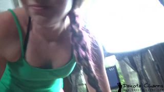 dakotacharmsxxx pretty hottie fucks herself