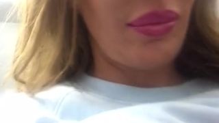 Richelle Ryan  baby is fried in the cap