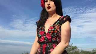 Luscious Lopez  dark haired babe digging with sex machine