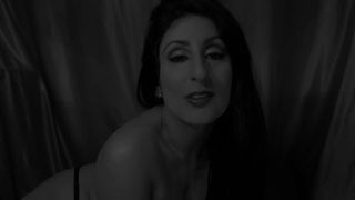 Luscious Lopez  beauty sucks penis