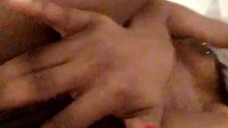 sarahbanksxxx shrew harlot fucks with a vibrator