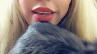Blondie Fesser onlyfans  to the cute chick rubs her clit