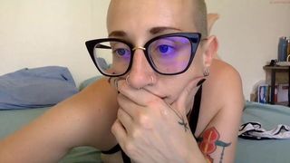 finger_daddy sexy babe caresses fingers