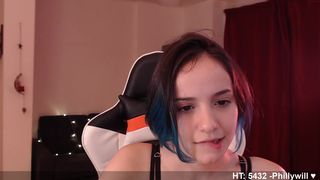 feluriann jerking on a chair