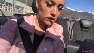 porno busty slut masturbates vagina