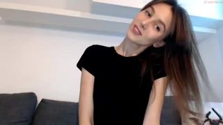 liby19 loud female squeals from a great handjob