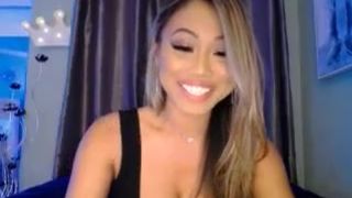 sincityvee cutie removes clothes