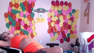 harli_lotts takes off her clothes