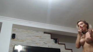 bibijolie young courtesan fingering both slits at once