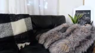 aythurdelilah black haired slut fucks pussy