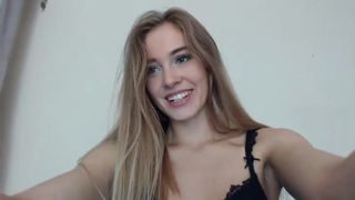 MilashkaRU busty babe posing naked