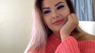 emillyd exquisite slut shows juicy ass