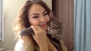 emillyd young beauty fucks phallus