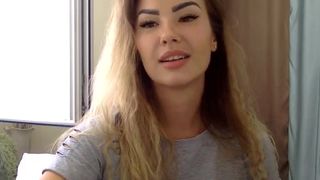 emillyd gorgeous jerks off a banana and cums.