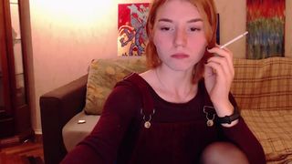 alicebreeze hot young lady is fucking pussy