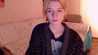 alicebreeze hot bitch passionately pulls pussy