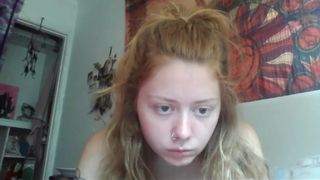 princessmc2000 gorgeous babe fucks her shaved pussy