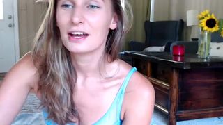 ella_xo fluffy harlot fucks pussy with phallus