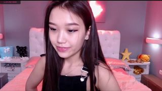 elcinkayi gorgeous beast caresses the vagina with fingers