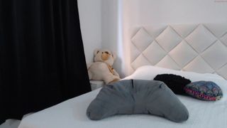 sasha_loves cute girls masturbate pussy