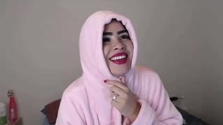 manelik_oficial sweet shows ass