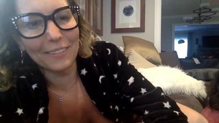 glassesmakemesmart adorable bitch riding a dildo