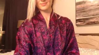 little_loren hot babe gently jerks pussy