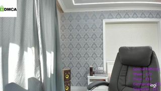 lindamei perfect swell caresses sex lips