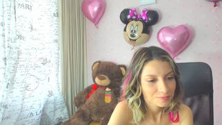 jessica_harrys red-haired bitch jerks off pussy with sex toy