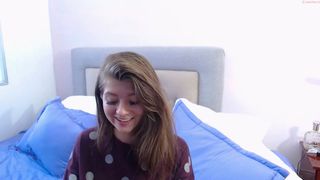 emma_host beautiful chick fucked with sex toys