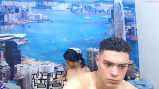 loverxhotter puts his fingers in the ass