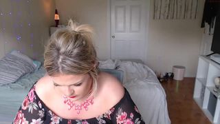 lalaunderwood813 Dark-haired chick