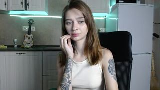 honey_bunny777 sweet lady caresses rubber penis