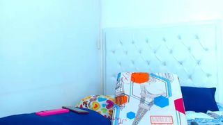 cum_friends fucks herself on the sofa