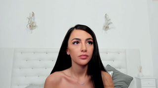 iamjoyxs dancing naked and pulling pussy