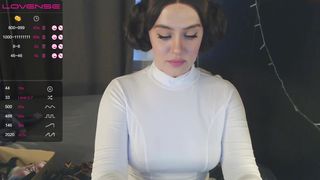 i_esus cute babe exposes big tits