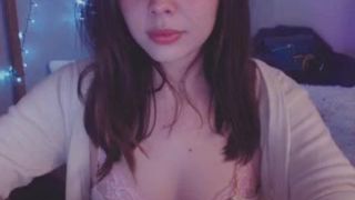 ivyontheqt Pretty brunette