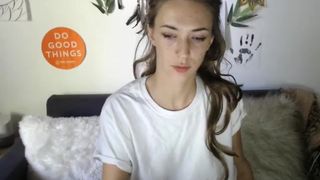 highfrequency beauty sucks penis