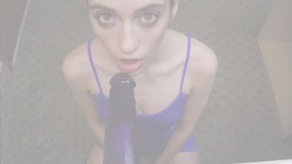 Naomi Dee  jerking whore on the background of new york