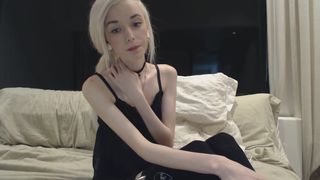 Stormyy  seductive babe dancing spectacular striptease