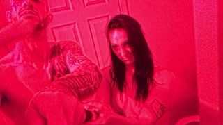 chrisstrokesxxx gorgeous young lady shows off her legs