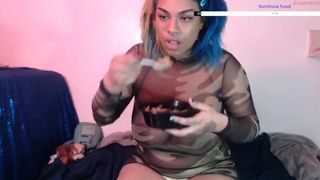 lia_bluemoon perfect black-haired slut fucks vagina