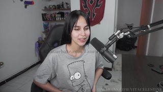 laura_cornett sexy lady fucks shaved holes