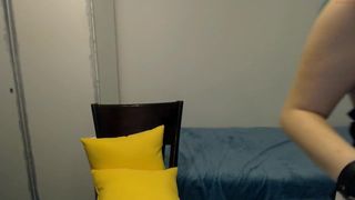 eishleen_moon erotic dance and a good suction dildos from a blonde female