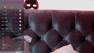 yenniferx busty slut gently wrestles pussy