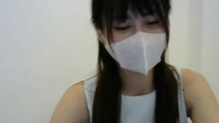 senorita_sweet beauty pulls the clitoris with a vibrator