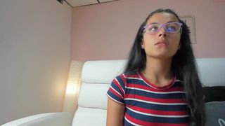 lilicarter_ playing with her ass and pussy