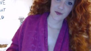 la1132 cute slut caresses intimate places