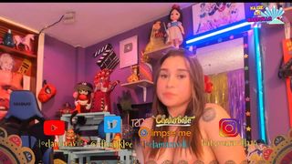 kloelamaravilla18 fingering her asshole