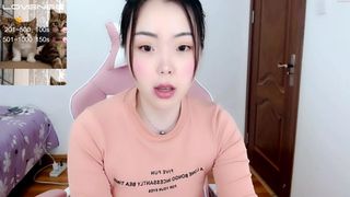 cb_rainbow mature babe fucks her cunt